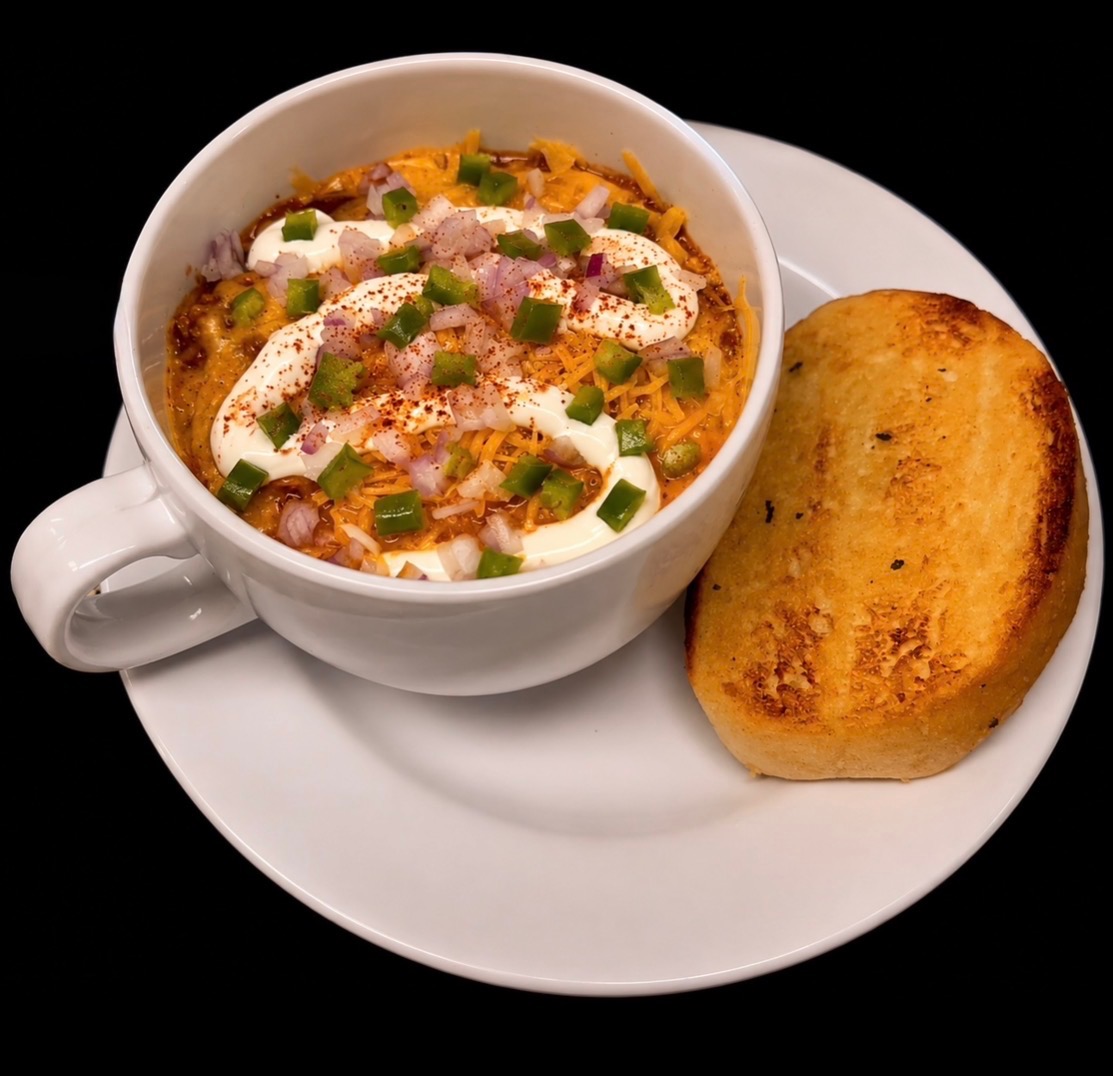 Flespy’s chili with garlic Texas toast
