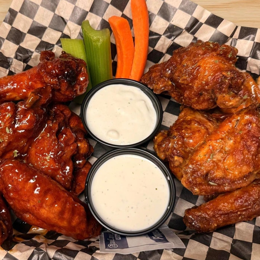 Six sauced chicken wings